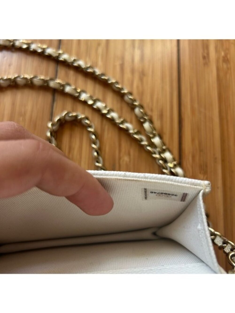 Chanel Mini Wallet On Chain White Caviar quilted crossbody Gold Hardware - Picture 13 of 14